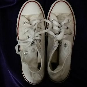 High-top women's converse